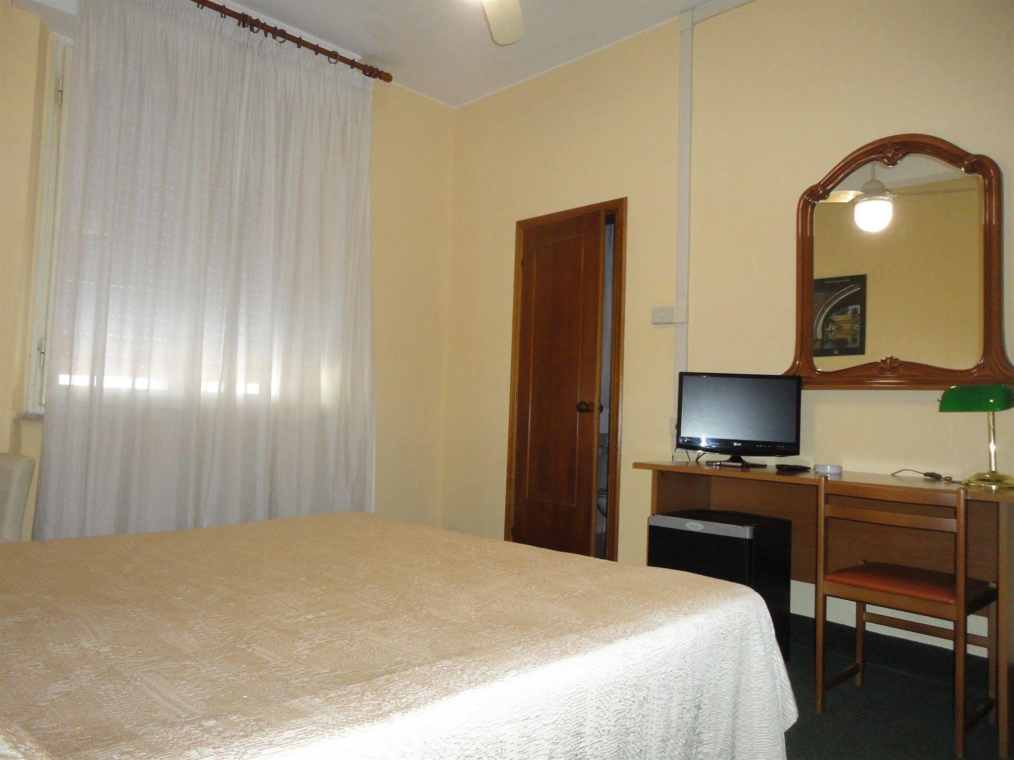 Hotel Giappone Parking 3*