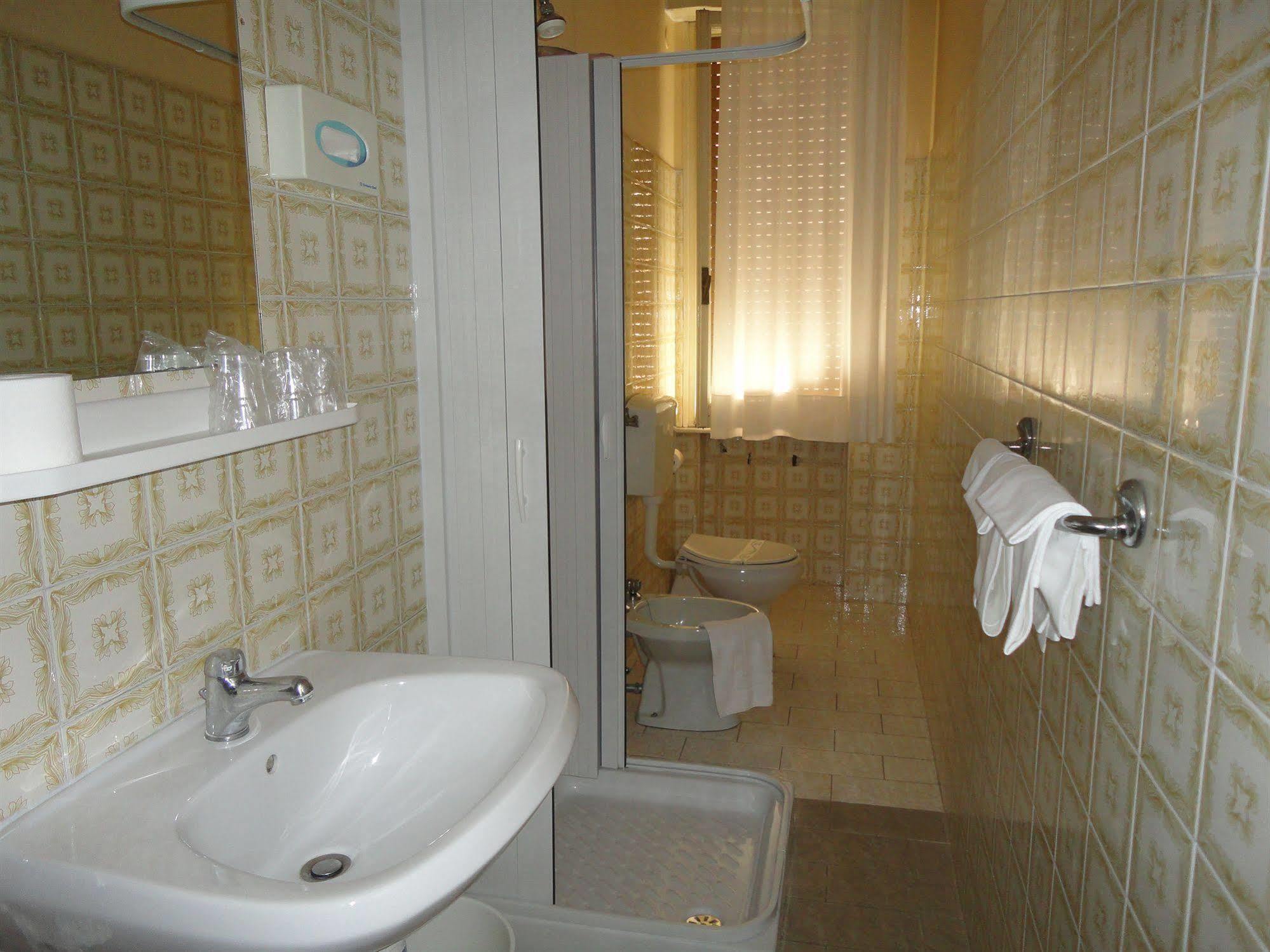 Hotel Giappone Parking 3*